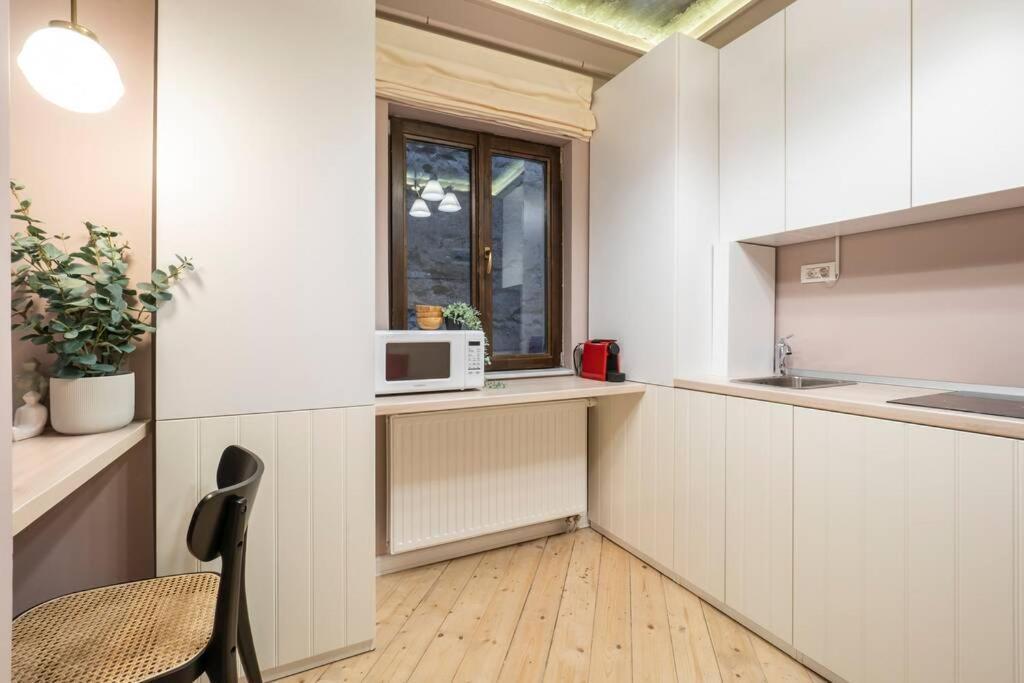 Marvellous Design Studio Old Town Bucarest Esterno foto