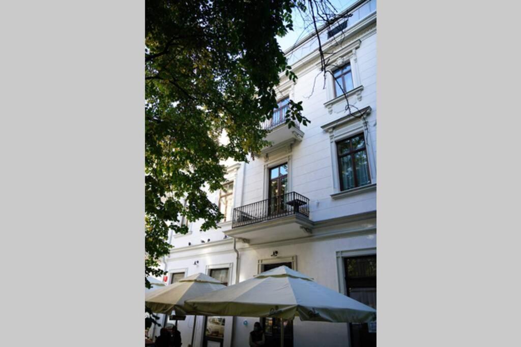 Marvellous Design Studio Old Town Bucarest Esterno foto